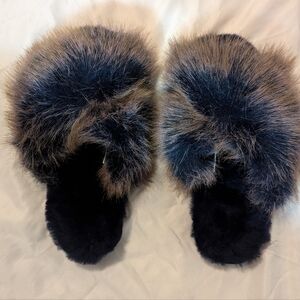 Emu Australia slides size 6 euc purplish and brown in color